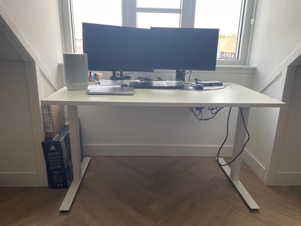 Modern Wit - Zit Bureau, Huis en Inrichting, Bureaus, Ophalen, Zit-sta bureau, Elektrisch, Metaal