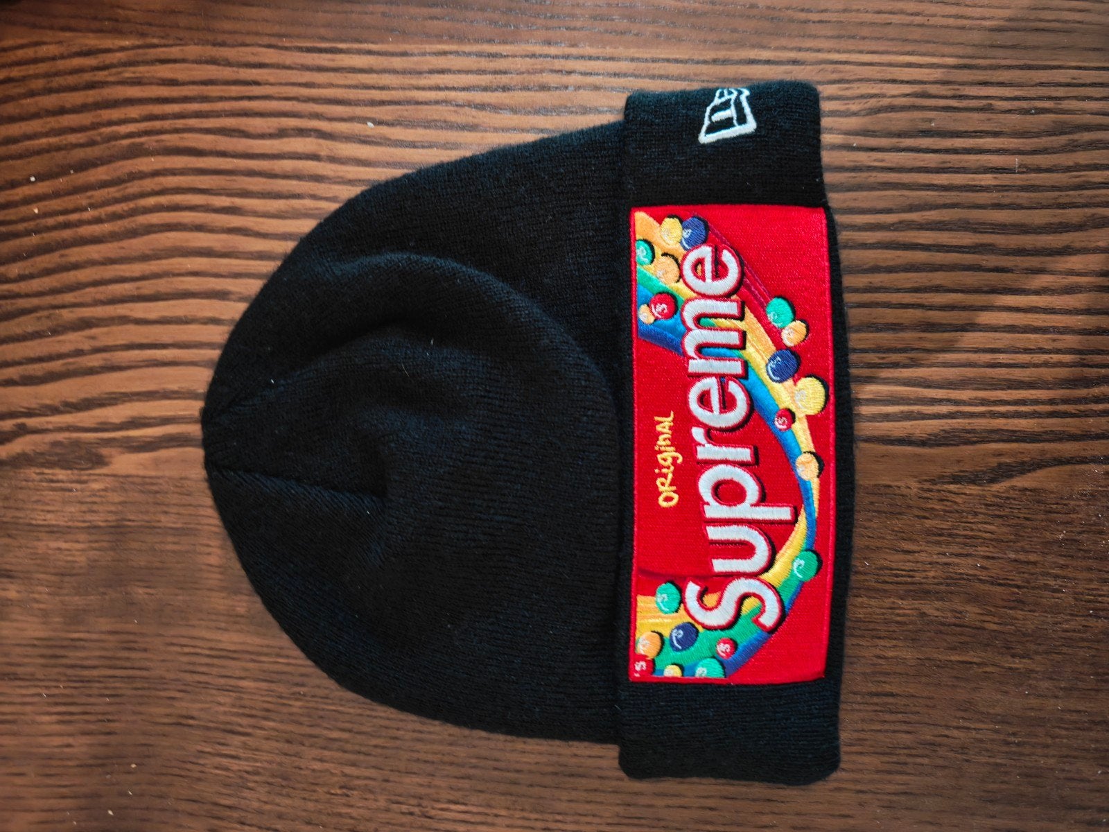 Supreme x Skittles New Era Beanie Zwart, Kleding | Heren, Verzenden, Hoed, One size fits all, Zo goed als nieuw