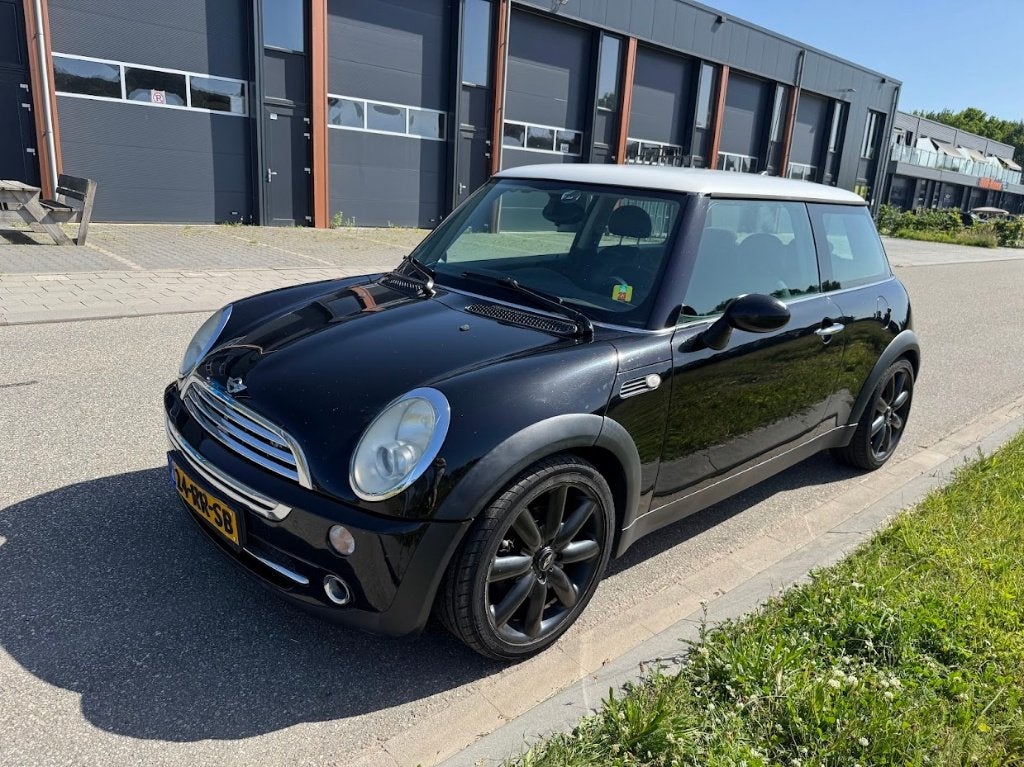 Mini 1.6 16V ONE 2005 Zwart APK tot 10 juli 2027, Auto's, Zwart, 4 cilinders, 4 stoelen, Zwart