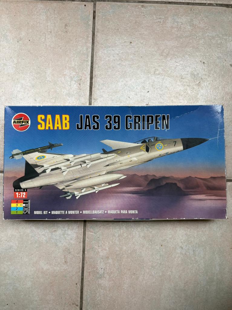 Airfix 1:72 SAAB Jas 39 Gripen (ongebouwd), Ophalen of Verzenden, Zo goed als nieuw, Groter dan 1:72, Hasegawa