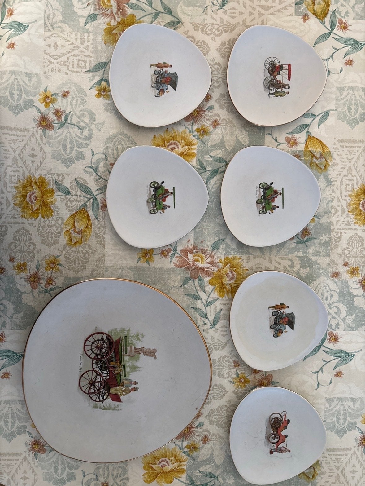 Flora keramiek Gouda Holland - Vintage bordenset, Ophalen