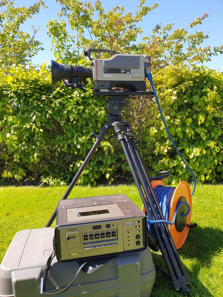 SONY U-MATIC VIDEORECORDER VO-4800PS / CAMERA DXC-3000P CCD., Ophalen, Overige soorten