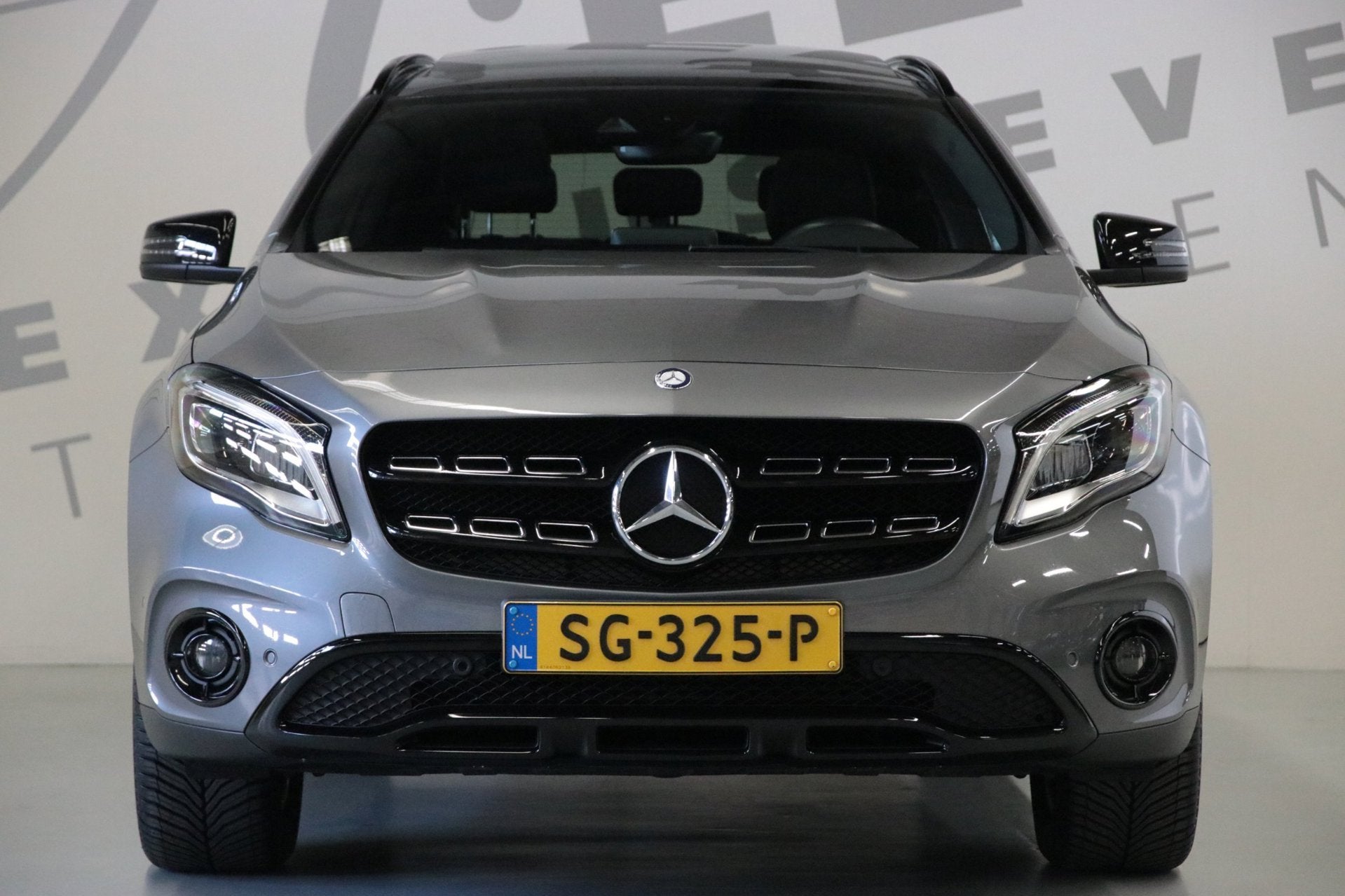 Mercedes-Benz GLA-klasse 180 Premium/ Achteruitrijcamera/ Pa, Auto's, Voorwielaandrijving, 4 cilinders, Leder en Stof, 122 pk