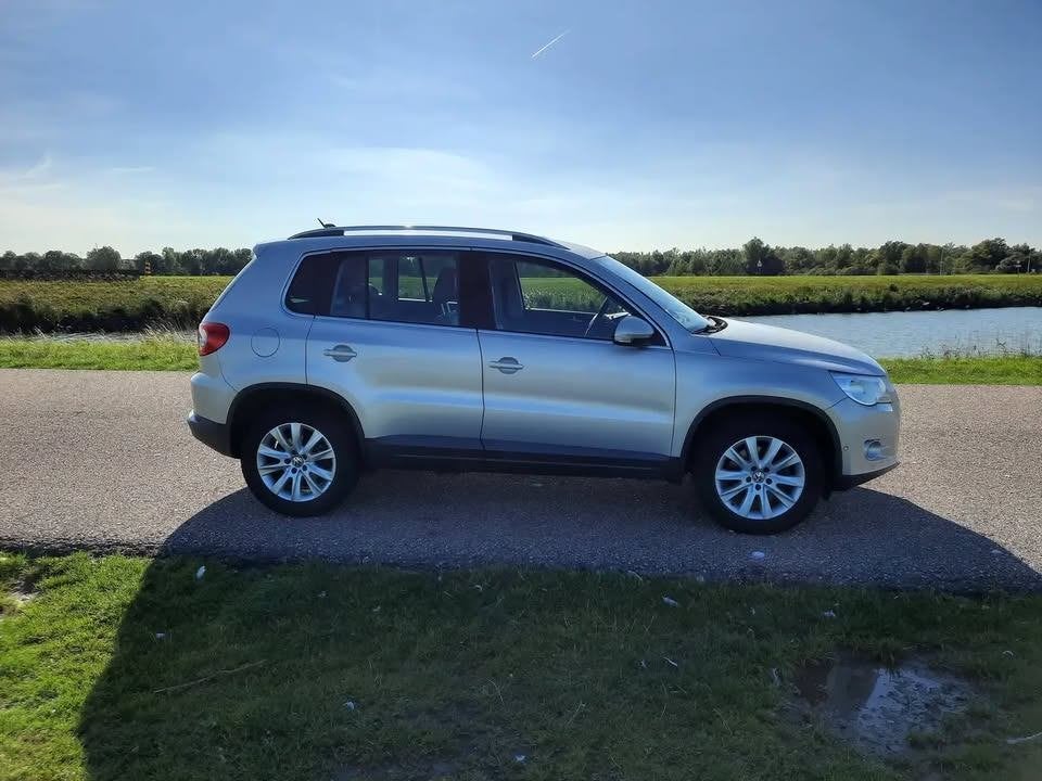 Volkswagen Tiguan 1.4 TSI 110KW 2011 Grijs, Auto's, Voorwielaandrijving, 15 km/l, 1800 kg, 4 cilinders