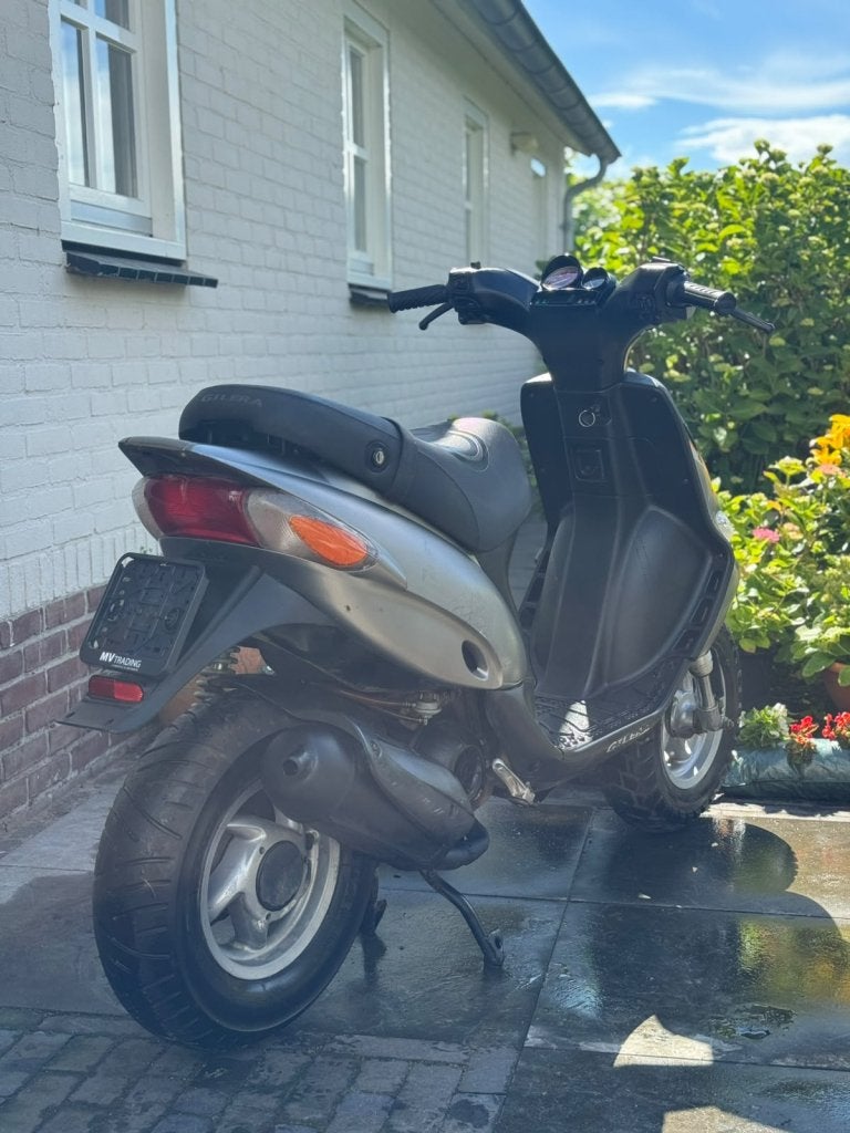 ⭐️Gilera stalker 50cc 2 takt grijs nette staat⭐️, Fietsen en Brommers, Scooters | Piaggio, Niet ingevuld, Niet ingevuld, Niet ingevuld