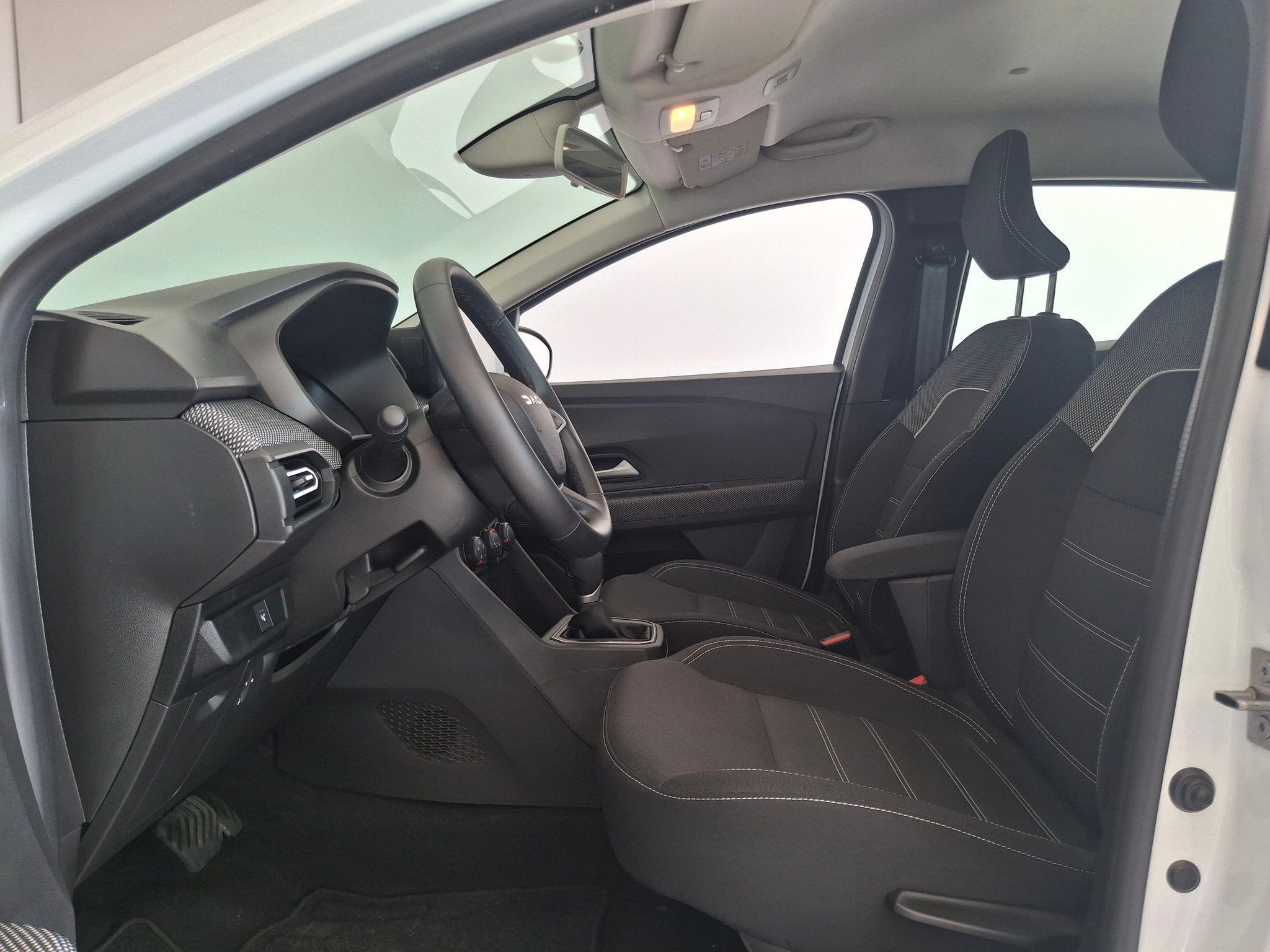 Dacia Sandero 1.0 Tce, Auto's, Dealer onderhouden, Gebruikt, Euro 6, 1073 kg