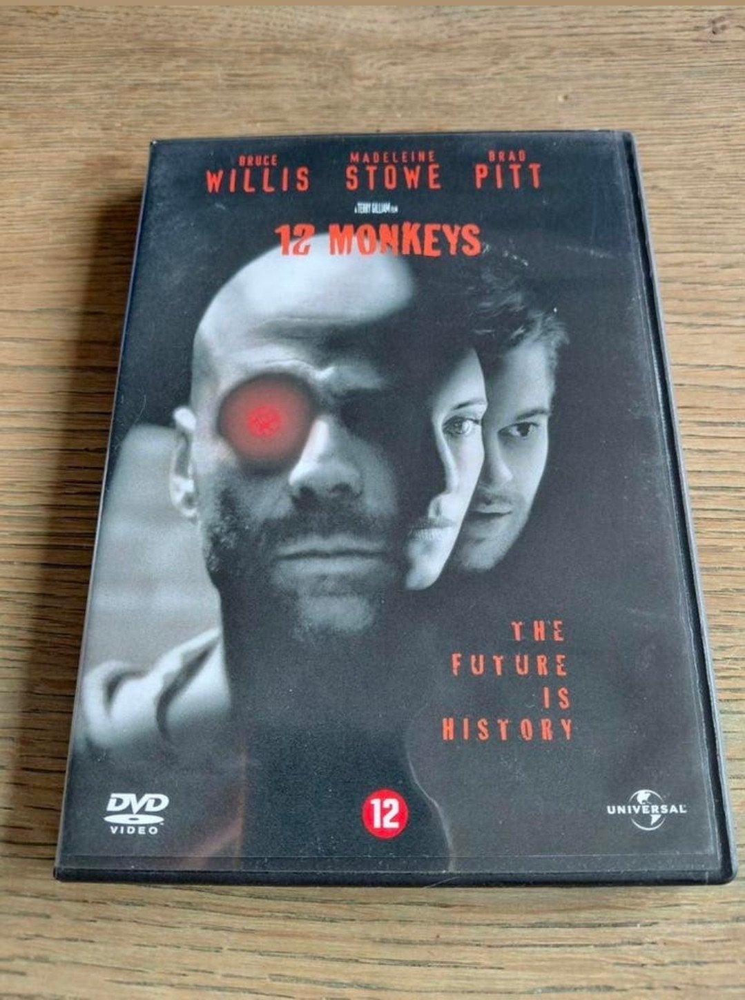 12 monkeys dvd. Bruce Willis. Brad Pitt. Madeleine Stowe., Vanaf 12 jaar, Ophalen of Verzenden, Zo goed als nieuw