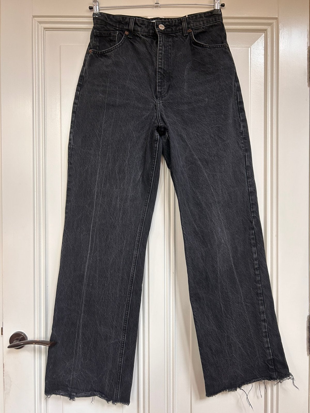 Zara zwarte jeans maat 42 valt klein, Kleding | Dames, Ophalen of Verzenden, Zo goed als nieuw, Zwart, W33 - W36 (confectie 42/44)