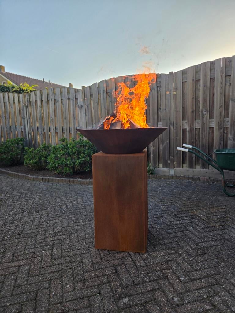 Moderne open barbecue van cortenstaal, Ophalen, Nieuw