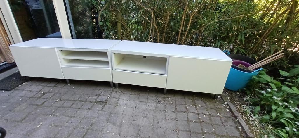 Twee Ikea Besta TV-meubels met lades, deurtjes en glasplaat, Huis en Inrichting, 150 tot 200 cm, Ophalen of Verzenden, Zo goed als nieuw