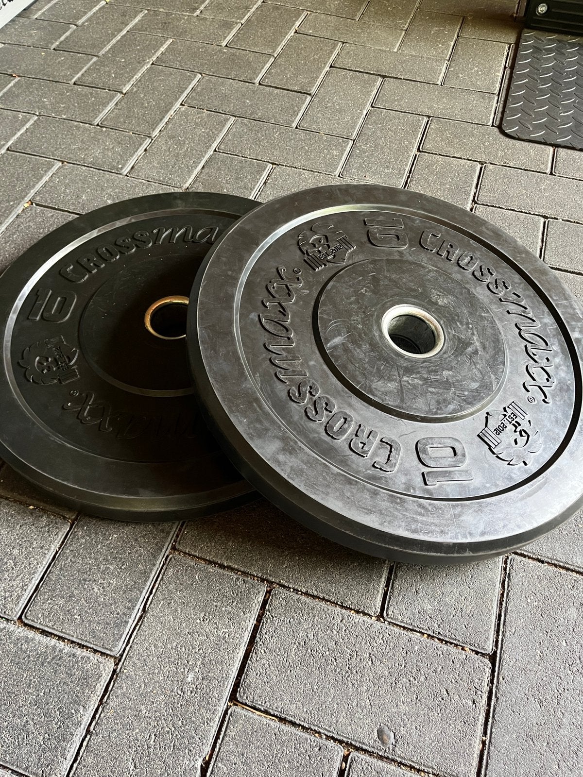 2x10 kg Crossmax bumperplates, Sport en Fitness, Fitnessmaterialen, Ophalen, Zo goed als nieuw