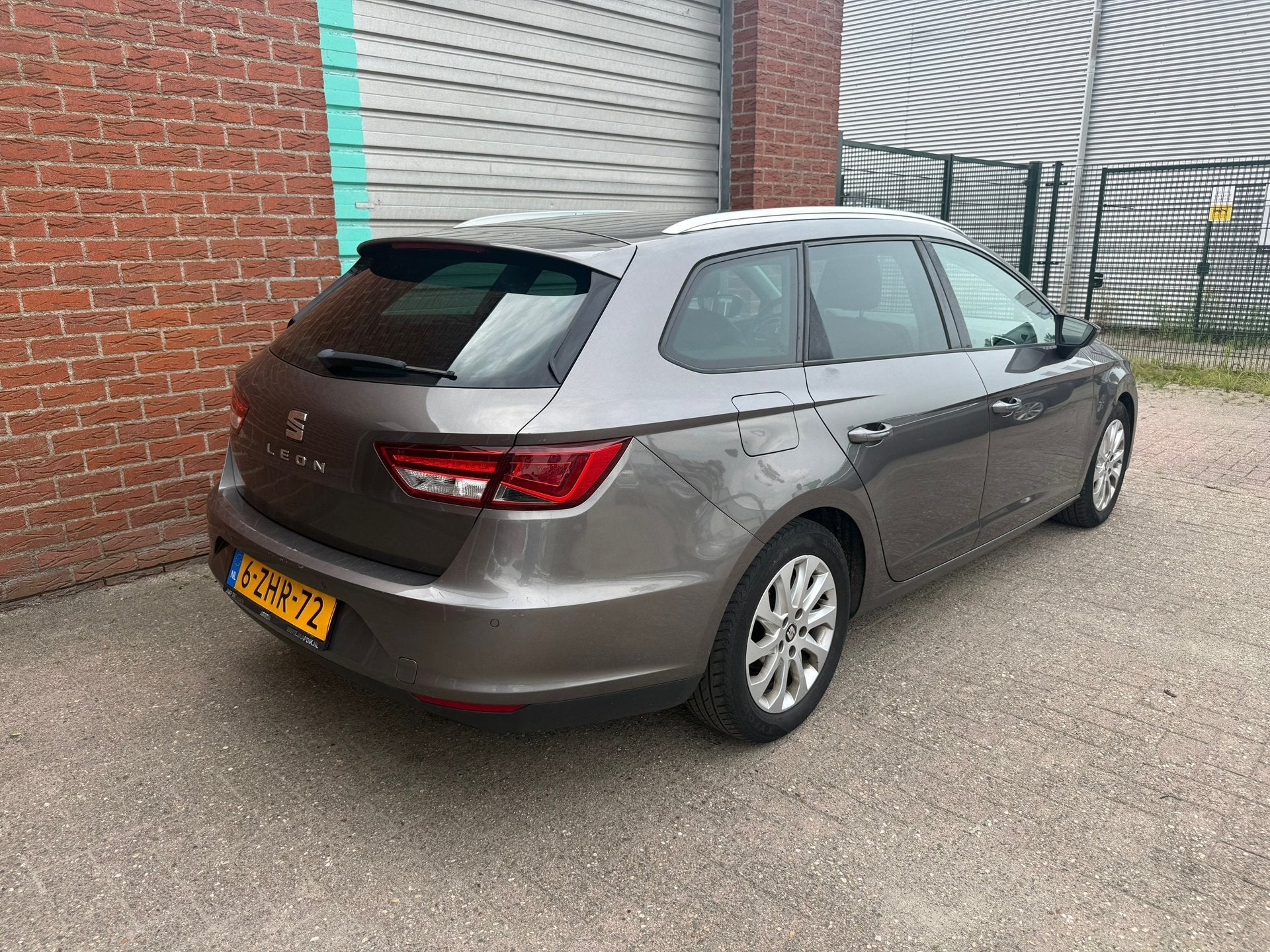 Seat Leon ST 1.6 TDI Ecomotive Lease Sport Bj:2015 NAP!, Auto's, Voorwielaandrijving, Euro 5, Gebruikt, 4 cilinders