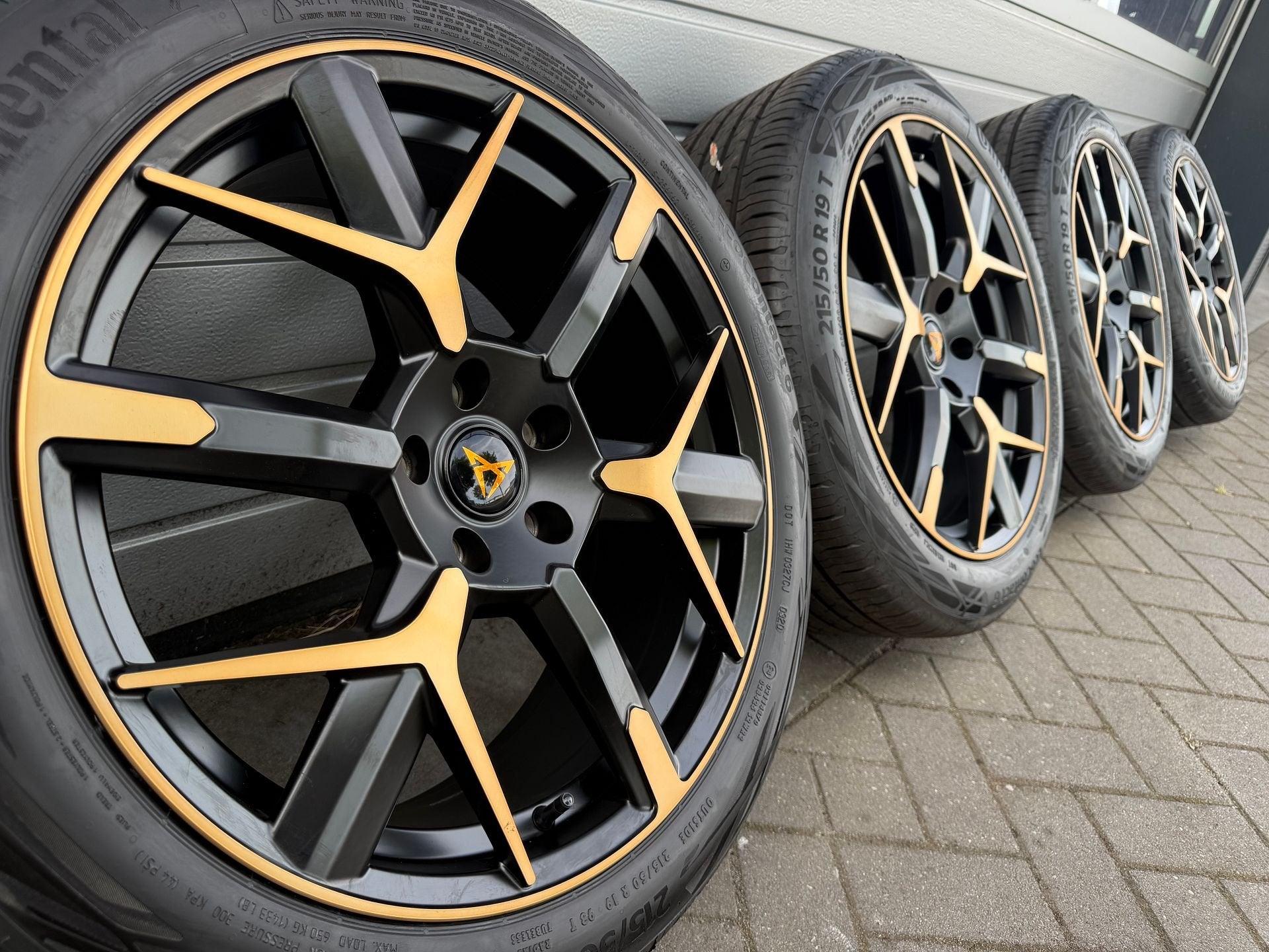 19” Cupra R Formentor Leon Ateca Tavascan Born velgen banden, 19 inch, 215 mm, -, -