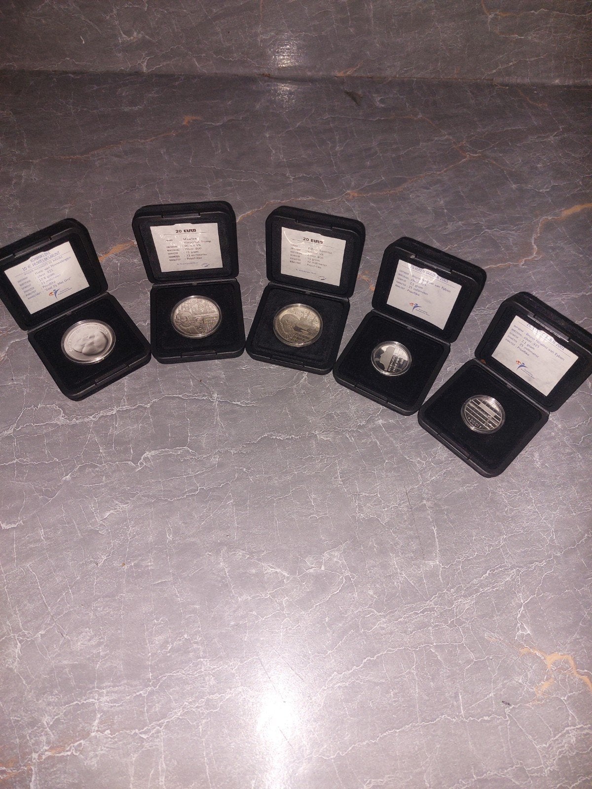 Zilveren herdenkingsmunten in cassette - diverse uitgaven, Ophalen of Verzenden, Setje, Zilver
