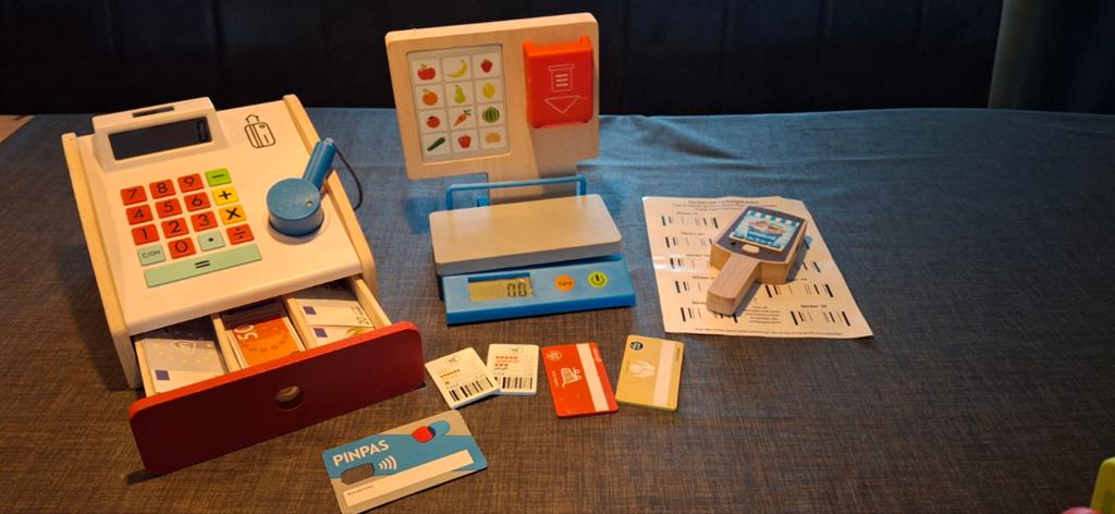 Houten speelgoed kassa met accessoires, Ophalen, Gebruikt, Jongen of Meisje