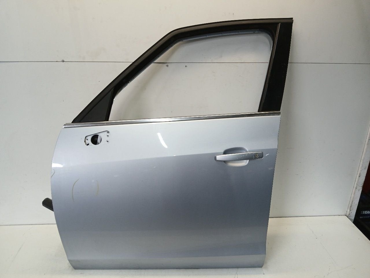 Portier links voor Opel Zafira, Auto-onderdelen, Onderdelen@venauto.nl, Van der Ven Autorecycling B.V., Gebruikt, Ettenseweg 76, 4706 PB Roosendaal, The Netherlands