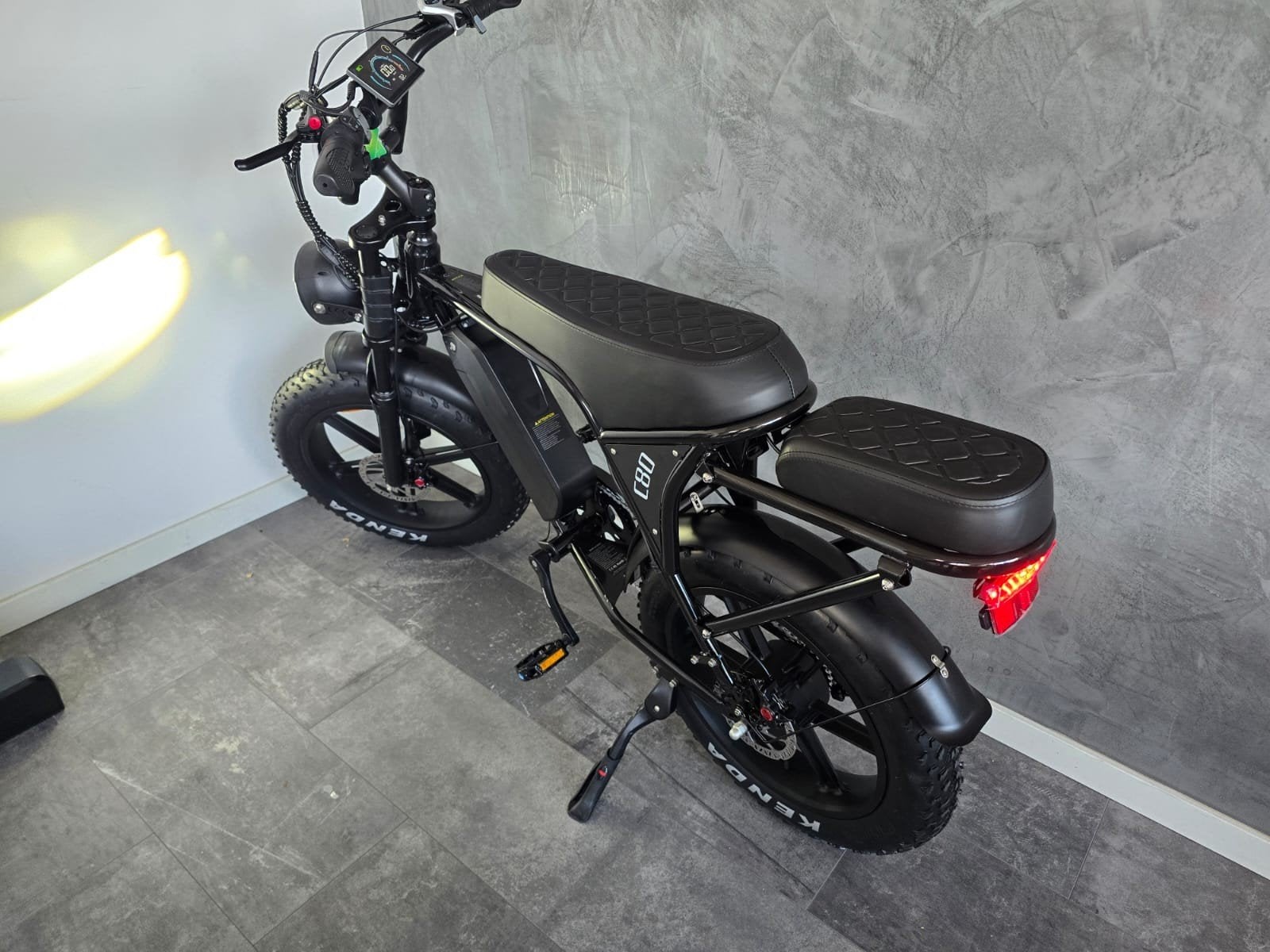 Foto 5 van Fatbike V8 Pro + Achterzitje+ Stepjes NFC Tags 20 inch