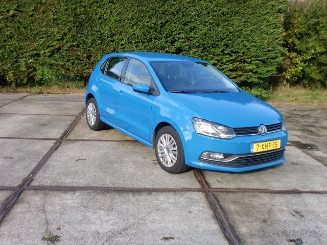 VOLKSWAGEN Polo