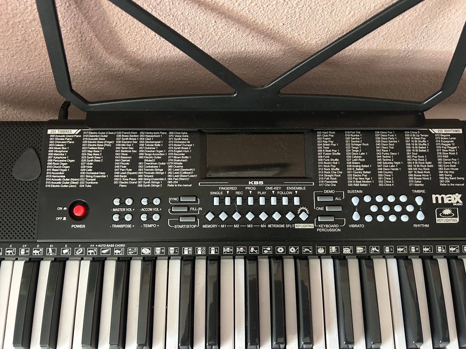 Max Keyboard met 61 toetsen en standaard en kruk