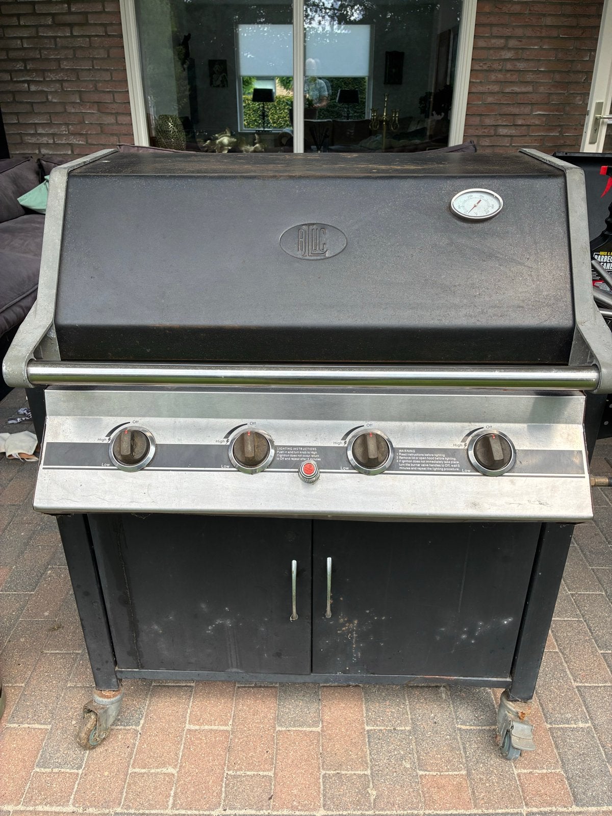 Gebruikte gasbarbecue met 4 branders en zijbrander, Ophalen, Gebruikt