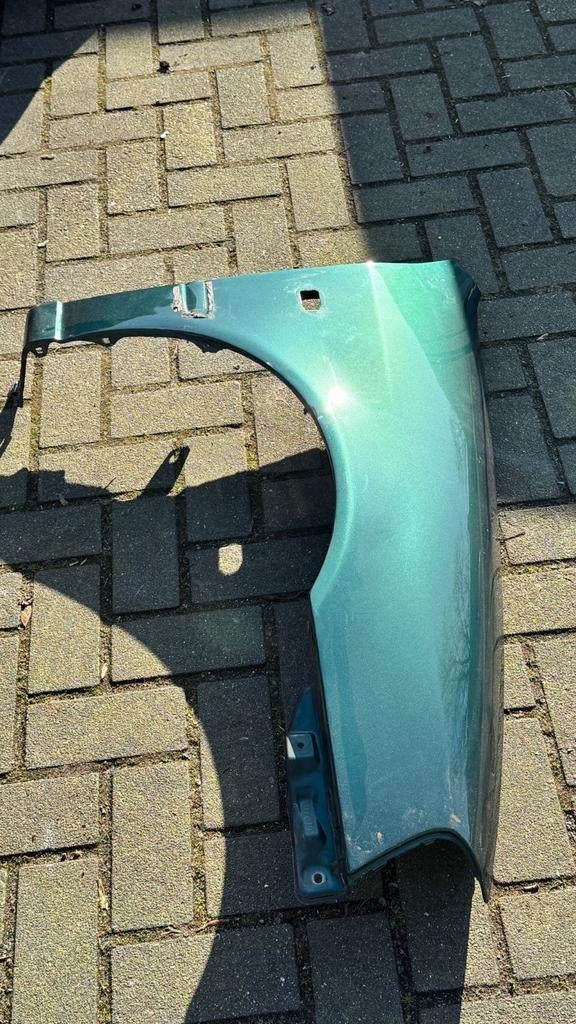 Spatbord rechtsvoor Toyota Starlet P9 Groen Metallic, Auto-onderdelen, Carrosserie en Plaatwerk, Ophalen, Voor, Toyota, Spatbord