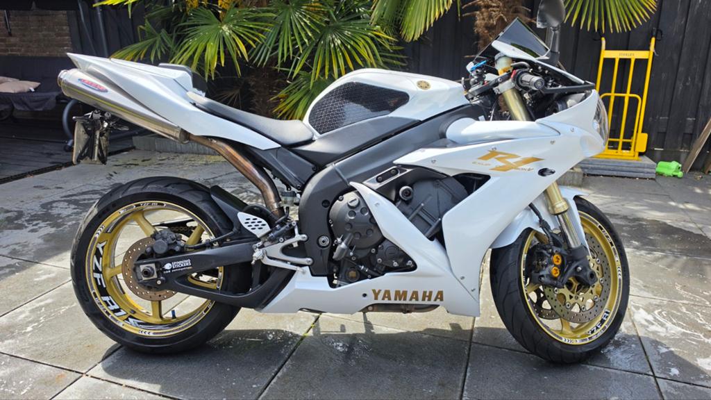 Yamaha R1 2004, Motoren, Motoren | Yamaha, Sportuitlaat, 4 cilinders, Motorrijbewijs A, Gebruikt