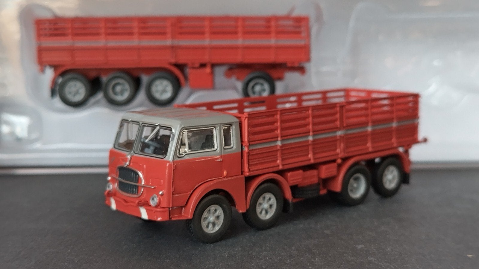 Fiat 690 Millepiedi rood 1;87 Brekina Pol, Hobby en Vrije tijd, Auto, Verzenden, ., Nieuw