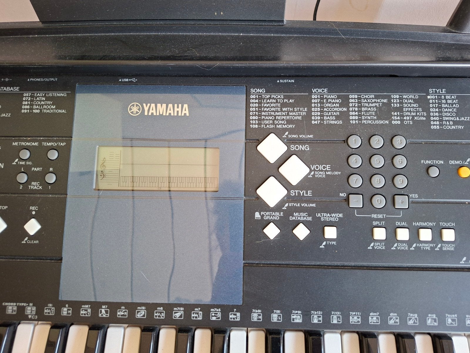 Yamaha Portable Grand EZ-220 Keyboard met standaard, Ophalen