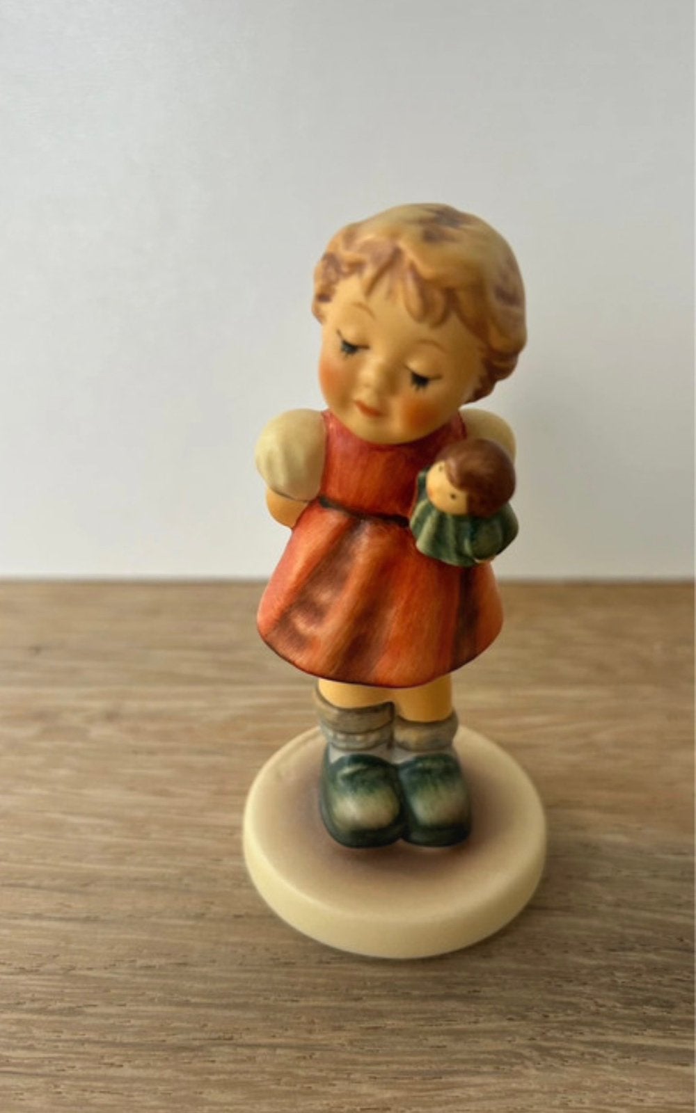Hummel beeldje 4103/A "Puppet Princess" uit 1959 - Goebel, Verzamelen, Ophalen of Verzenden, Gebruikt, Hummel