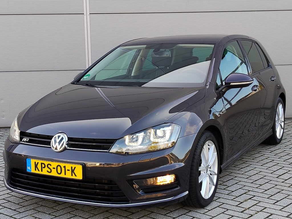 Volkswagen Golf Tsi, R-Line, LED, Cruise, Climatronic 1e eig, Voorwielaandrijving, Stof, Euro 6, 4 cilinders