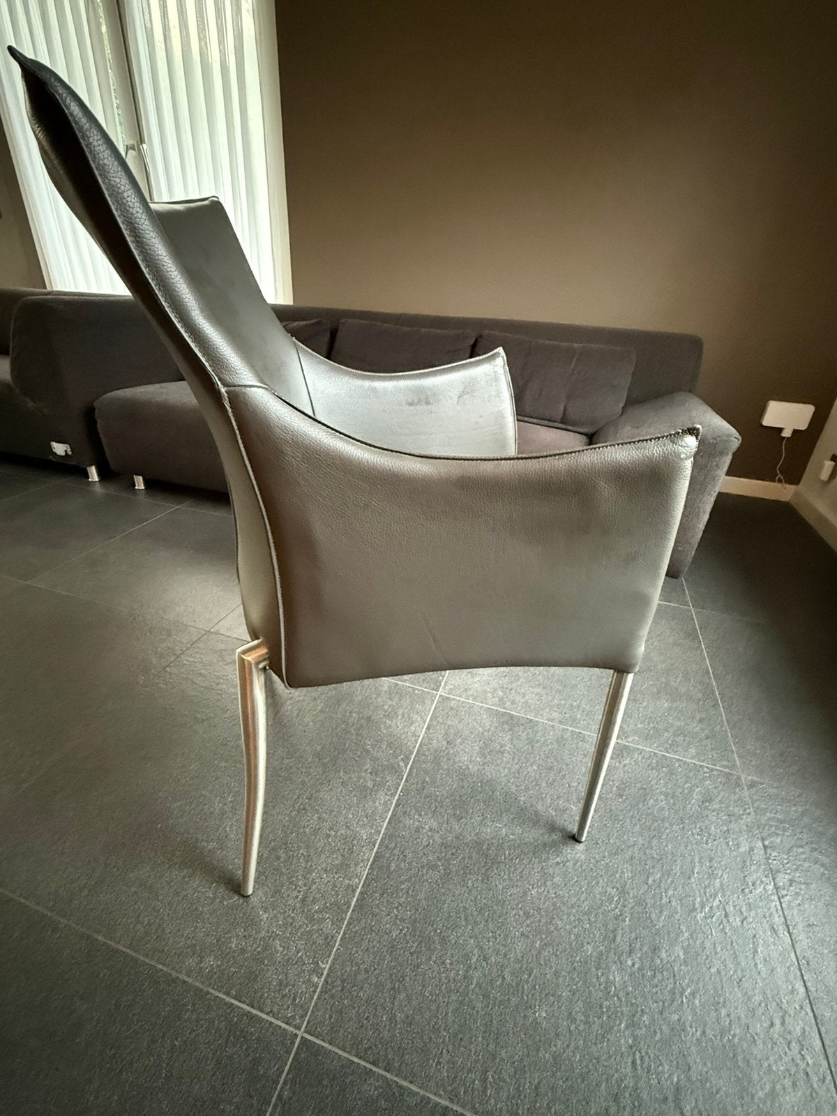 8x Topform grijze eetkamerstoelen met RVS poten, Huis en Inrichting, Ophalen, Gebruikt, Metaal, Grijs