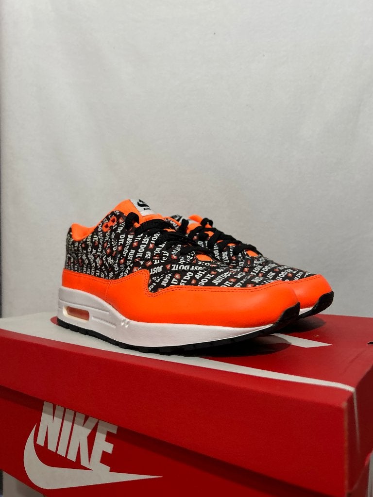NIEUW! Maat 42 - Nike Air Max 1 Just Do It Orange Pack, Overige kleuren, Verzenden, Nike, Nieuw