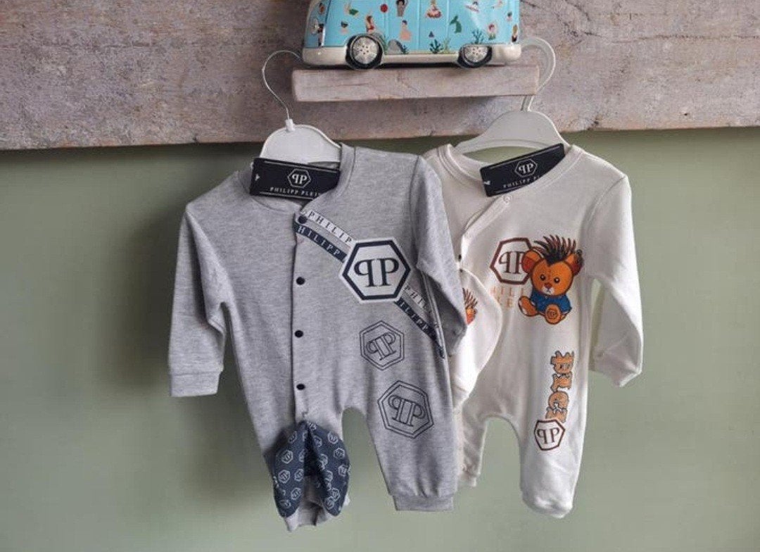 baby kleding boxpakje PHILIPP PLEIN
boxpakjes😇🥰🤗🧐, Kinderen en Baby's, Ophalen of Verzenden