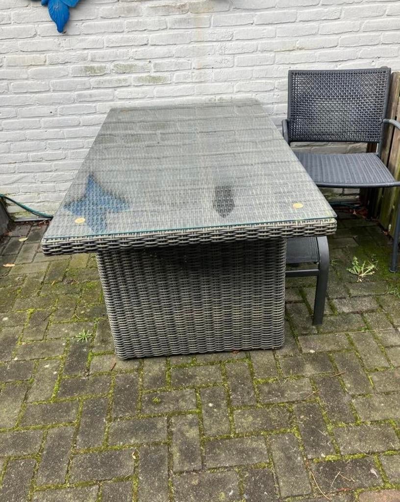 Wicker tuintafel met glazen blad - 145x82 cm - hoogte 70 cm, Ophalen, Zo goed als nieuw, Wicker