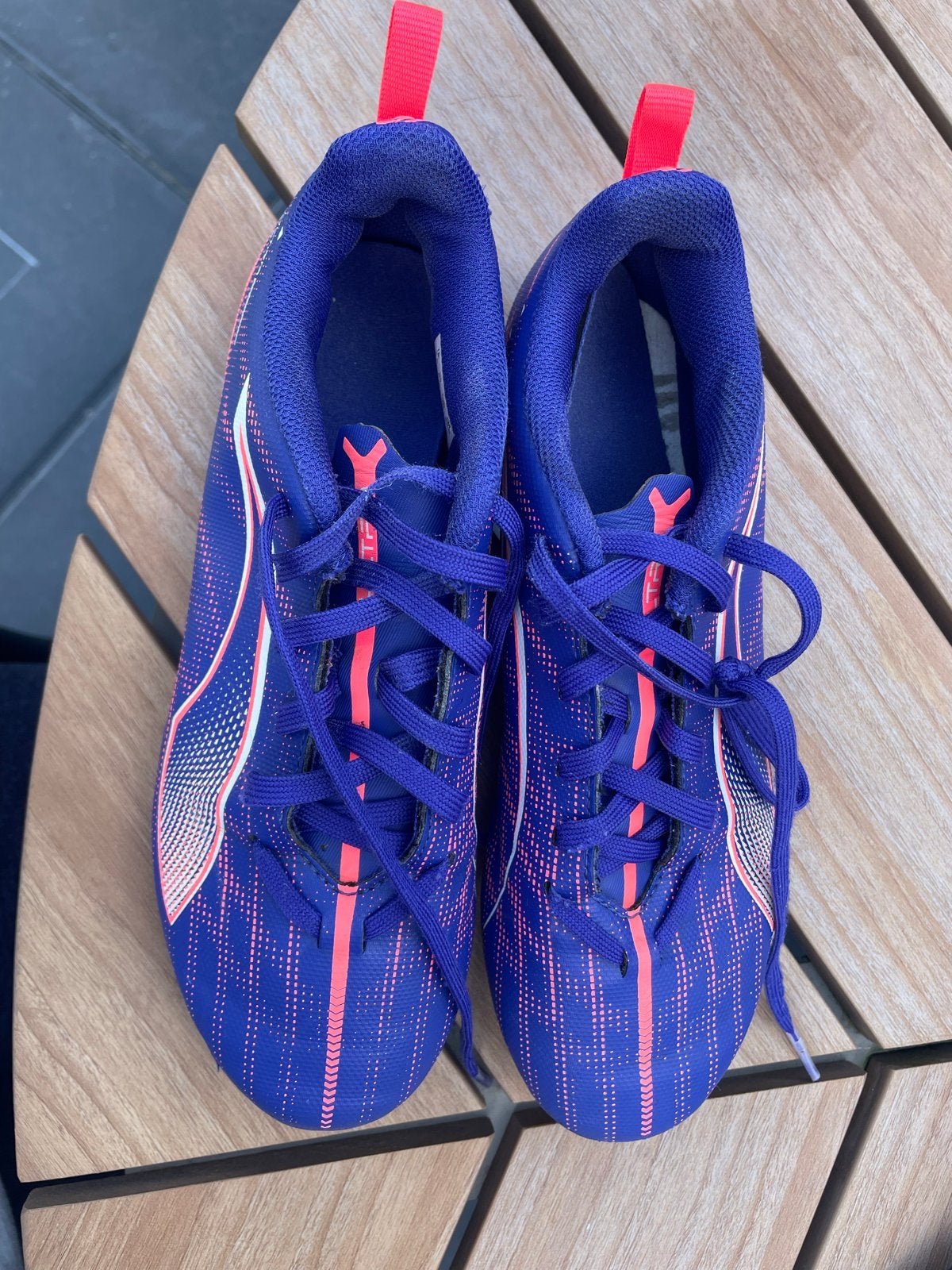 Puma Ultra Play voetbalschoenen - Maat 36, Maat XS of kleiner, Ophalen of Verzenden, Zo goed als nieuw, Schoenen
