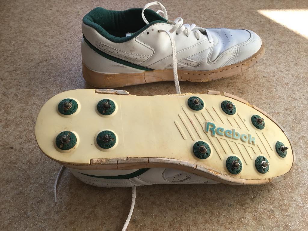 Reebok cricketschoenen voor graswickets. Maat 43/43,5, Ophalen of Verzenden, Gebruikt, Overige typen