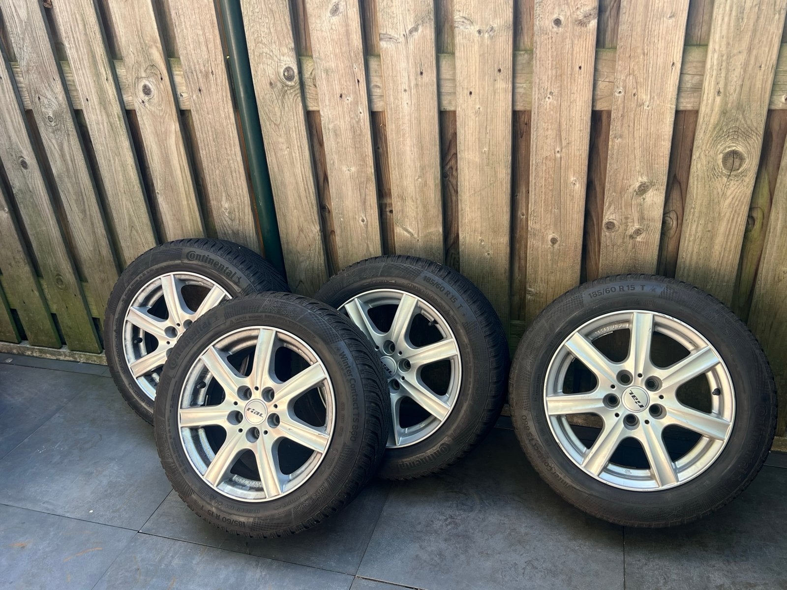 4x Rial velgen met Continental winterbanden 185/60 R15, Ophalen, Gebruikt, 15 inch, Banden en Velgen