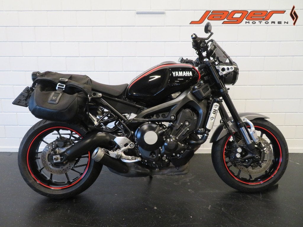 Yamaha XSR 900 XSR900 ABS TASSEN HISTORIE (bj 2021), Bedrijf, 900 cc, Naked bike