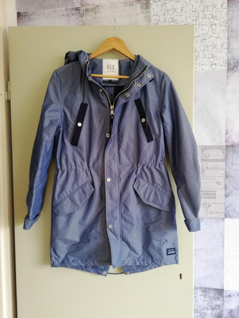 Zomer jas Revelation/The sting blauw maat S/36 ongedragen., Kleding | Dames, Jassen | Zomer, Nieuw, Maat 36 (S), Blauw, Ophalen of Verzenden