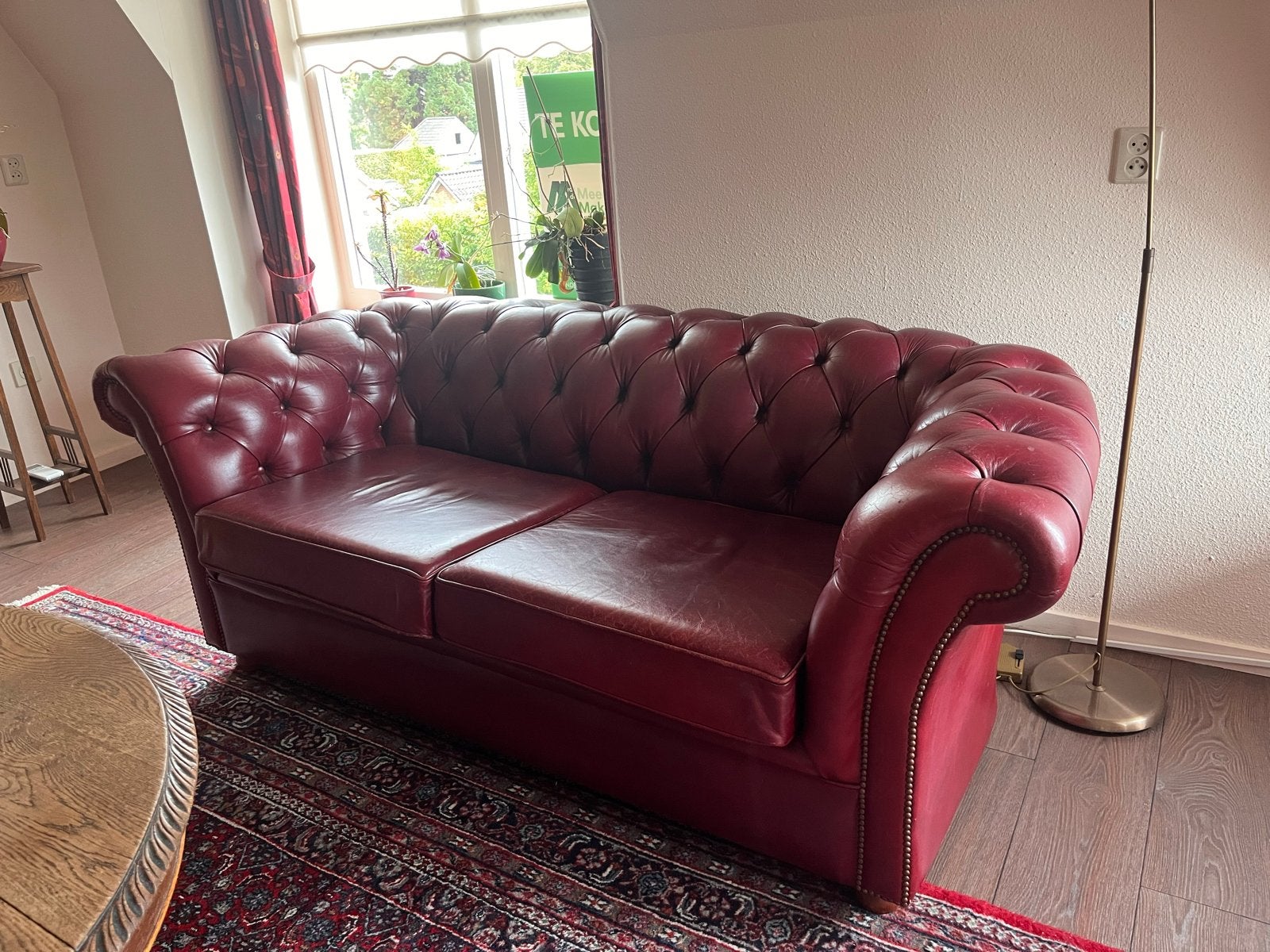 Klassieke Chesterfield bank - 2-zits rood leer, Ophalen, Gebruikt, 150 tot 200 cm, Tweepersoons