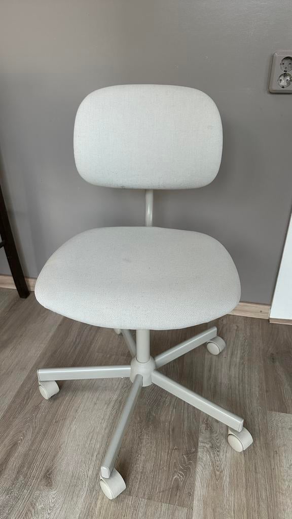 IKEA BLECKBERGET bureaustoel in Klovsta wit/licht grijs, Huis en Inrichting, Bureaustoelen, Ophalen, Zo goed als nieuw, Grijs