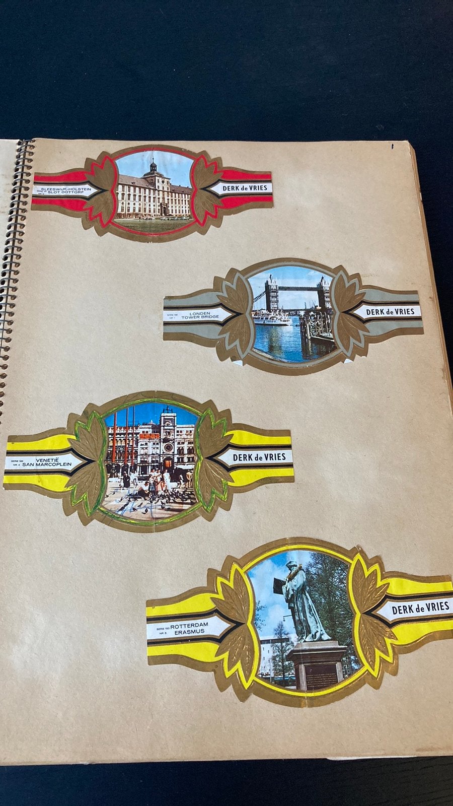 Sigarenbandjes - plakboek, Ophalen of Verzenden, Gebruikt, Sigarenbandjes