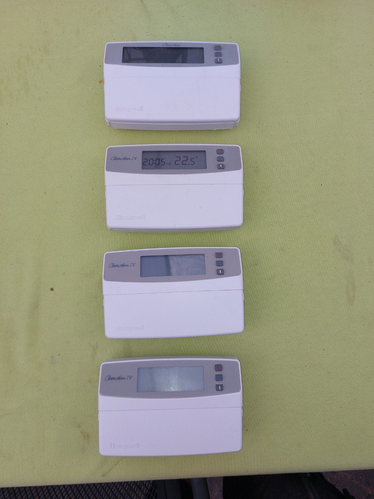 * 4 maal Honeywell chronoterm IV klokthermostaat *, Ophalen, Kabel of Snoer