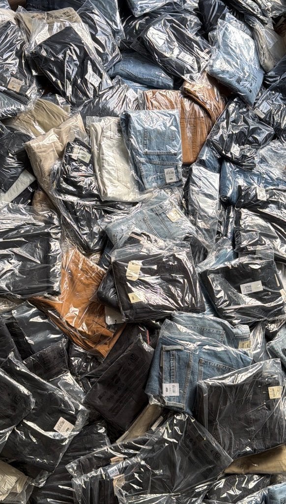 HANDELSPARTIJ LEVI'S | ±200 NIEUWE ITEMS | GOEDE MATEN!, Kleding | Heren, Ophalen, Levi's, Overige kleuren, Overige jeansmaten