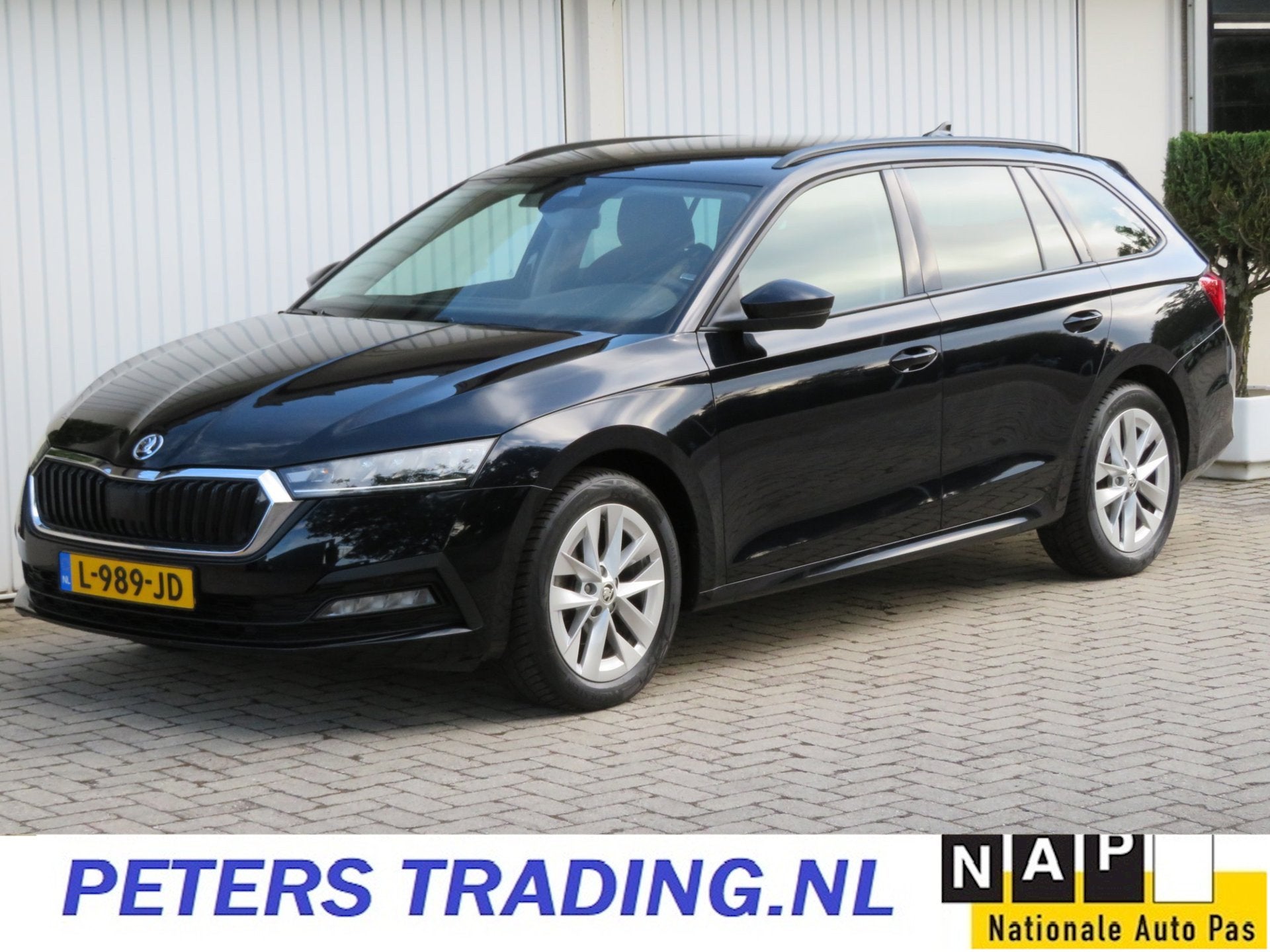 Skoda Octavia Combi 1.0 e-TSI 110pk AUT. Edition NL AUTO-1e, Dealer onderhouden, Gebruikt, Met garantie (alle), Grijs