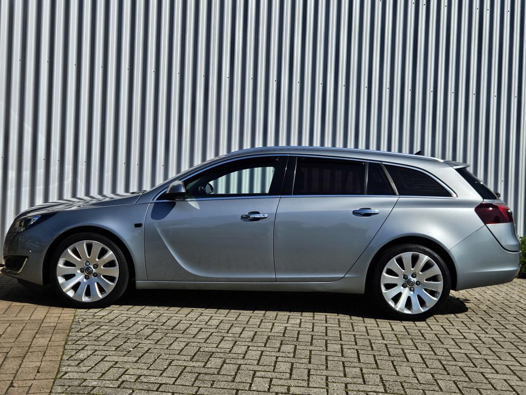 Opel Insignia Sports Tourer 2.0 CDTI EcoFLEX Cosmo / Leer /, Voorwielaandrijving, Euro 5, 26 km/l, 1600 kg