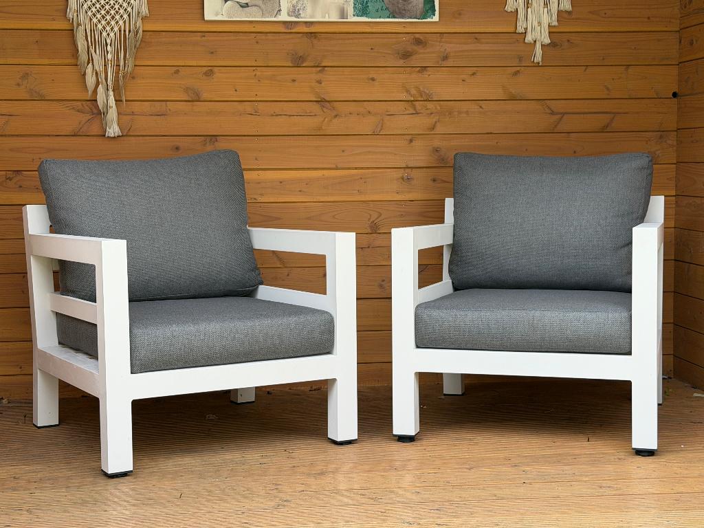 Als nieuw 2 YOI Midori lounge Chair stoelen, nieuw 1676 euro, Aluminium, Zo goed als nieuw, Loungeset, Stoel