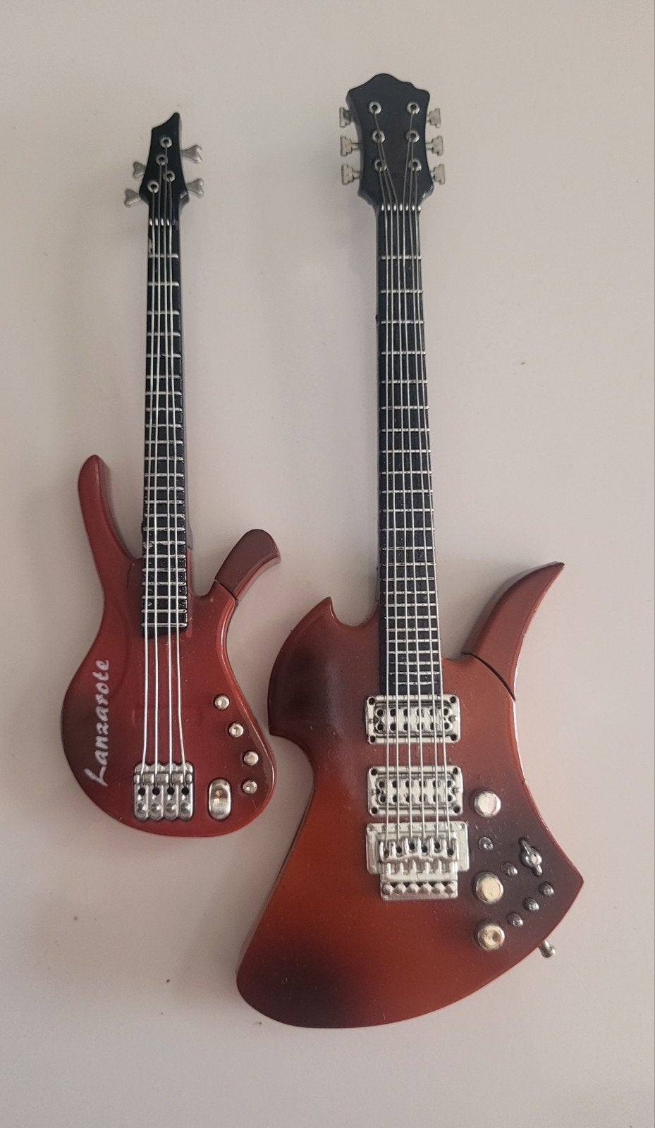 Te koop twee vintage aanstekers model gitaar, Ophalen of Verzenden, Gebruikt, Aansteker