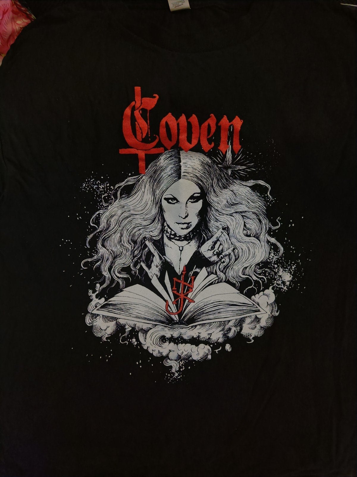 Coven tourshirt 70s occult rock Black Sabbath S 2022 tour, Ophalen of Verzenden, Zo goed als nieuw