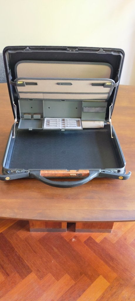 Samsonite diplomaten koffer, Sieraden, Tassen en Uiterlijk, Gebruikt, Hard kunststof, Minder dan 50 cm, Ophalen of Verzenden